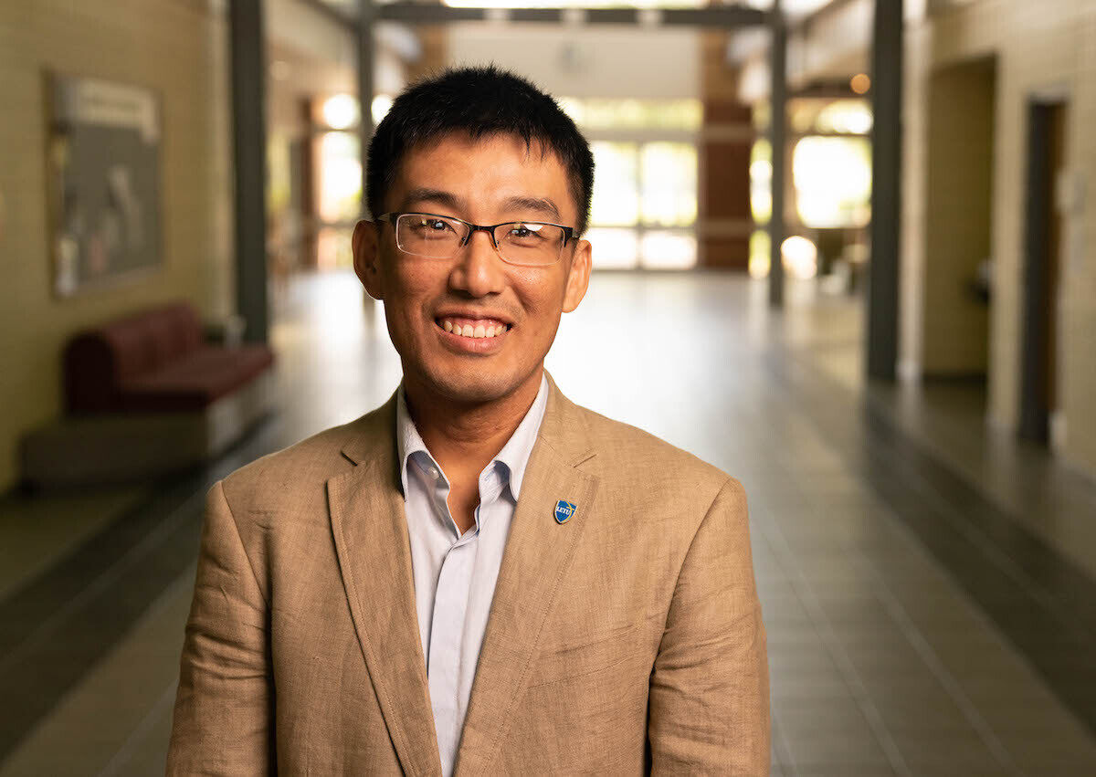 Profile Photo: Hoo Kim, Ph.D.