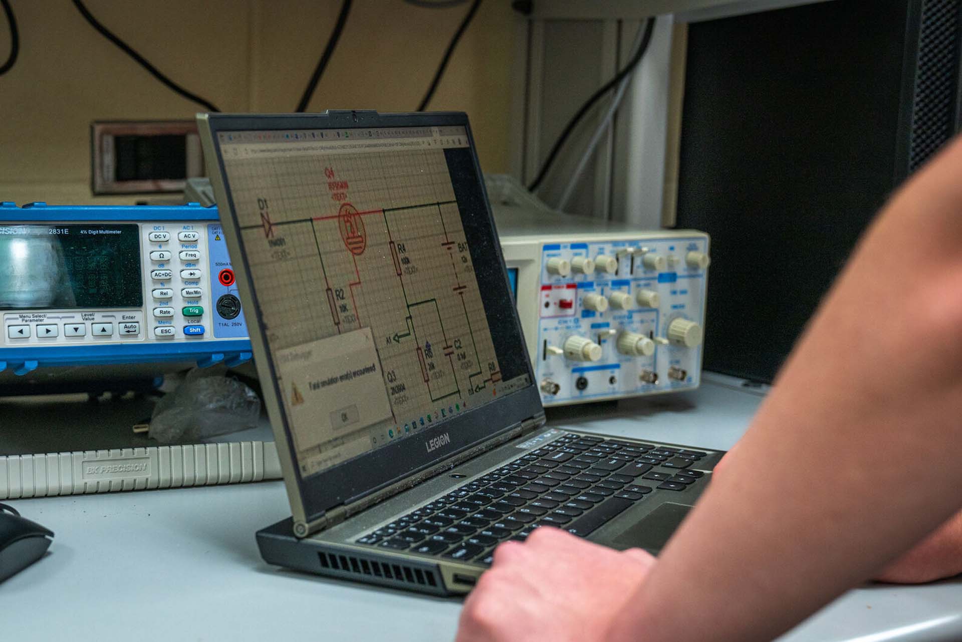 A student working in the Advanced Circuits Lab