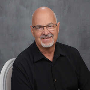 Larry Fowler headshot